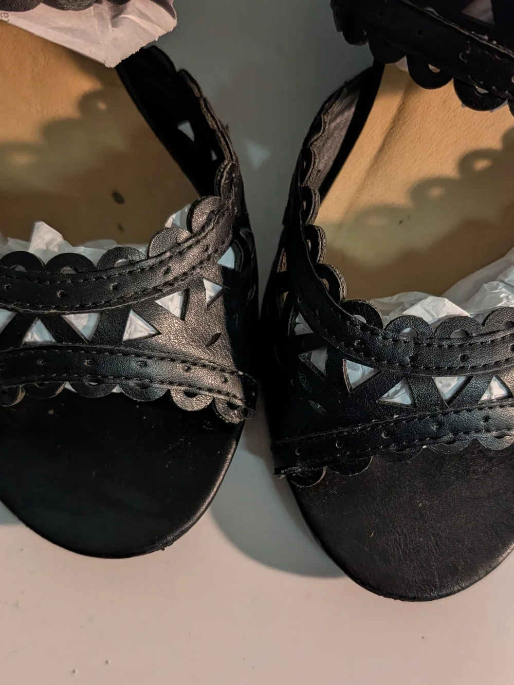 XOXOXO Black Laser-Cut Scalloped Wedge Sandals Size 9.5
